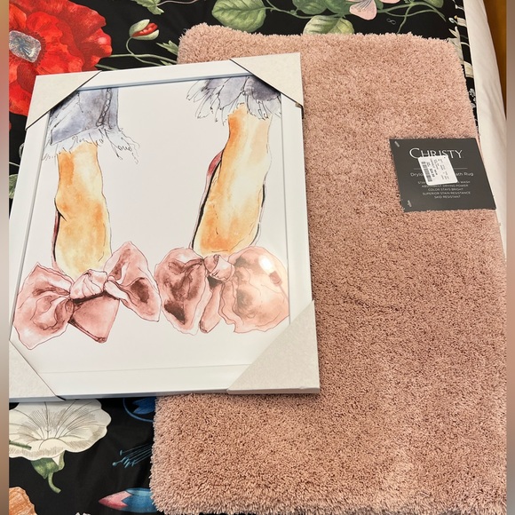 Other - Super Cute!!  Wall Art and Bath Rug Bundle - Gorgeous and Girly!!